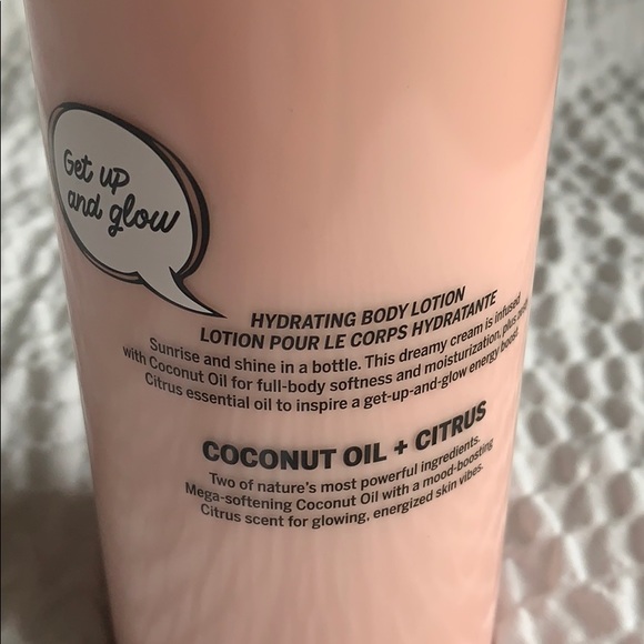NEW ⭐️ PINK Coco Energy Hydrating Body Lotion - Picture 2 of 3